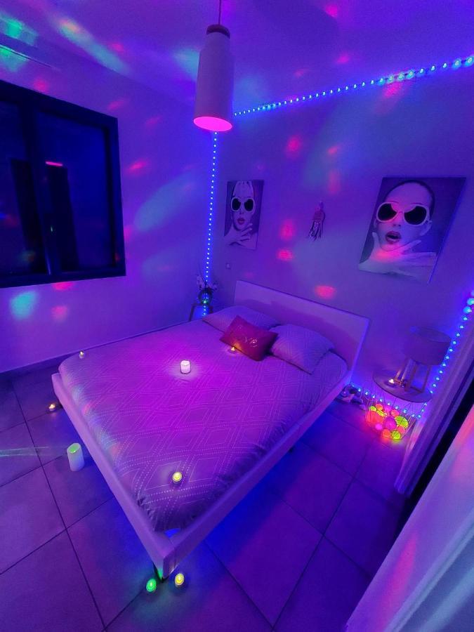 Ychoux Un Sejour Romantique En Couple Avec Jacuzzi Prive Chromotherapie Jardin Maison Privee מראה חיצוני תמונה